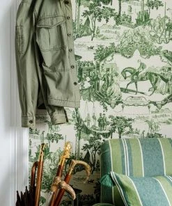 Mind The Gap Les Jardins Royaux Grand Prix, Red Wallpaper