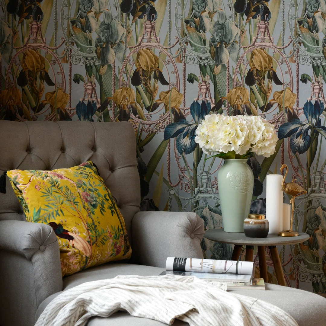 Mind The Gap Les Jardins Royaux Fleurs D'Iris Wallpaper - Floral Wallpaper for Home Decor 4 Mind The Gap Les Jardins Royaux Fleurs D'Iris Wallpaper