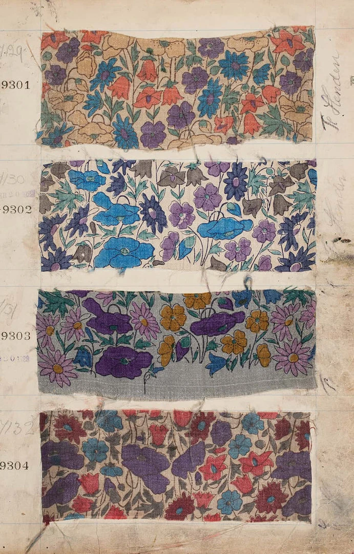 Liberty Fabrics Poppy Meadowfield Wallpaper In Lichen - Floral Heritage Wallpaper for Home Decor 9 Liberty Fabrics Poppy Meadowfield Wallpaper In Lichen