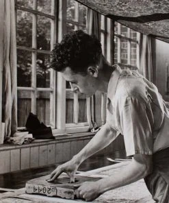 Liberty Fabrics Poppy Meadowfield Wallpaper In Lichen - Floral Heritage Wallpaper for Home Decor 19 Liberty Fabrics Poppy Meadowfield Wallpaper In Lichen